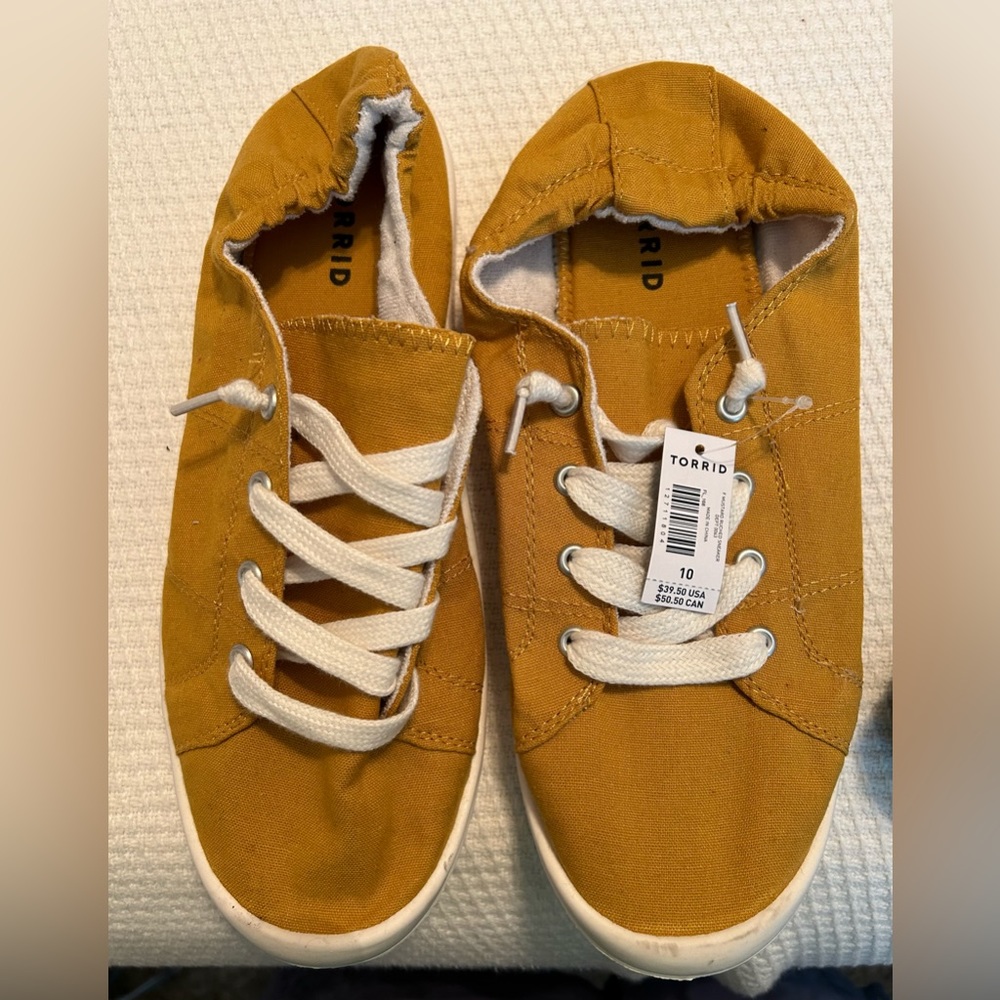 NWT Size 10 Torrid Yellow Tennis Shoes